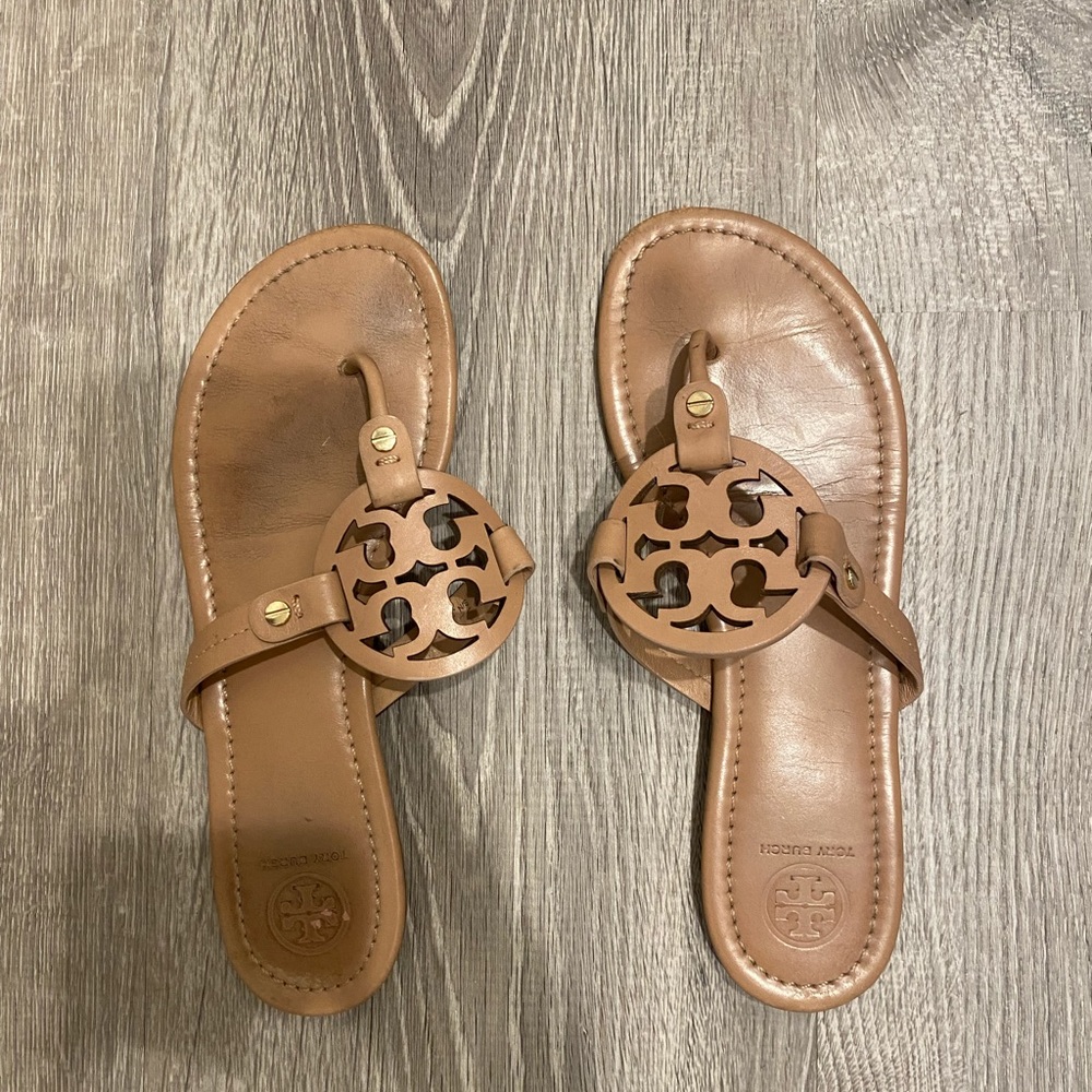 Tory Burch Beige/Nude Logo Sandals Size 8.5